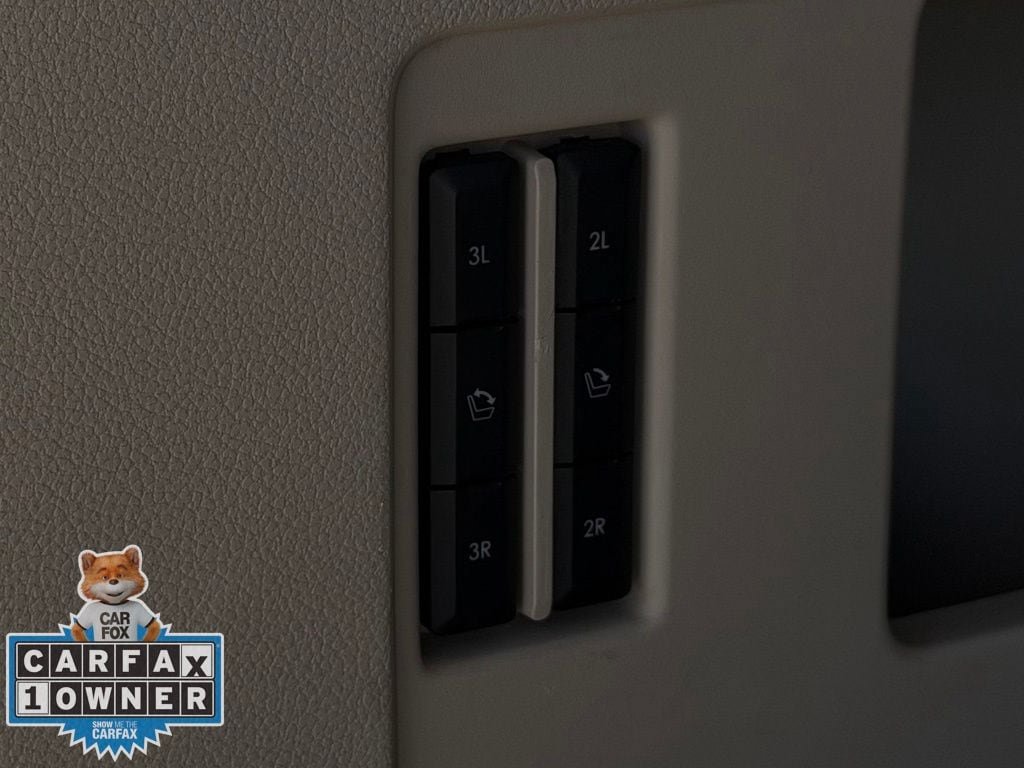 Used 2021 Lincoln Navigator L Reserve w/ Luxury Package RWD image 30