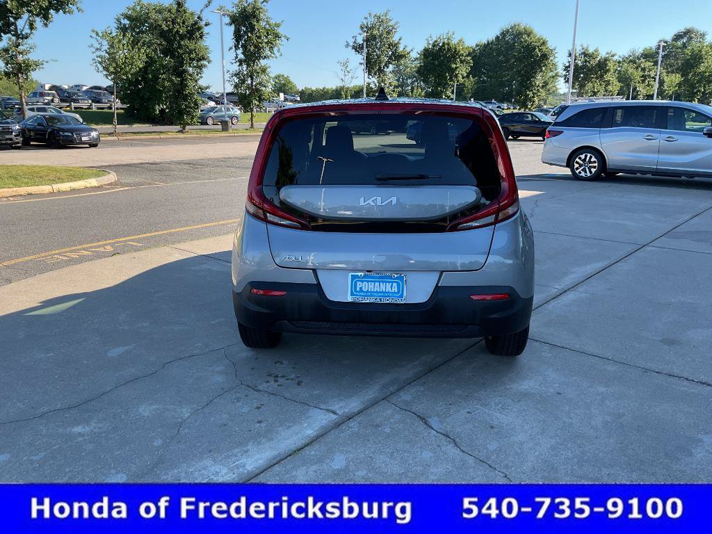 Used 2022 Kia Soul LX w/ Technology Package FWD image 4