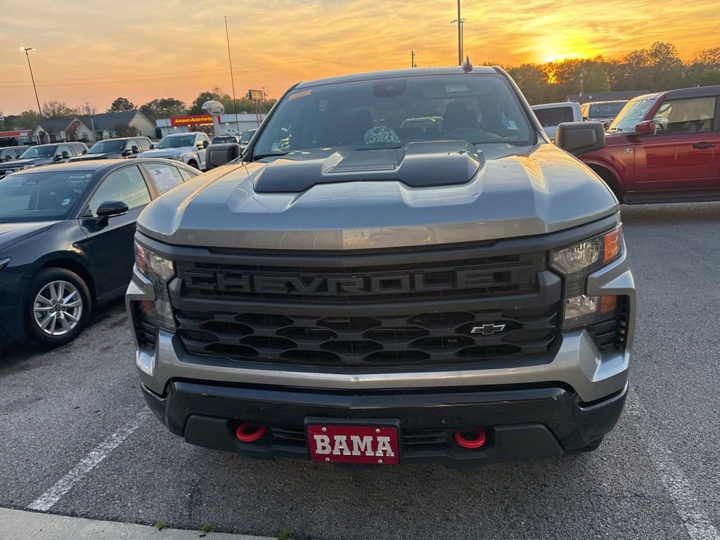 Used 2024 Chevrolet Silverado 1500 Custom Trail Boss w/ LPO, Dark Essentials Package image 4