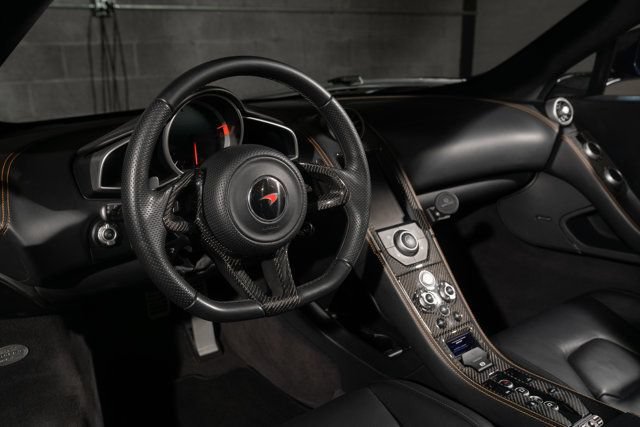 Used 2013 McLaren MP4-12C Spider RWD image 26