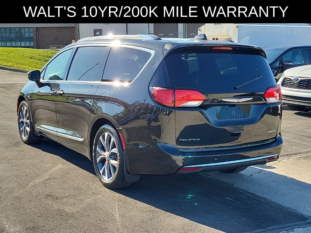 Used 2017 Chrysler Pacifica Limited w/ UConnect Theater Package FWD image 3