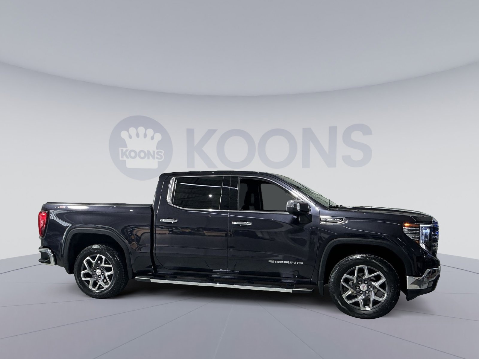 Used 2023 GMC Sierra 1500 SLT w/ SLT Premium Package image 17