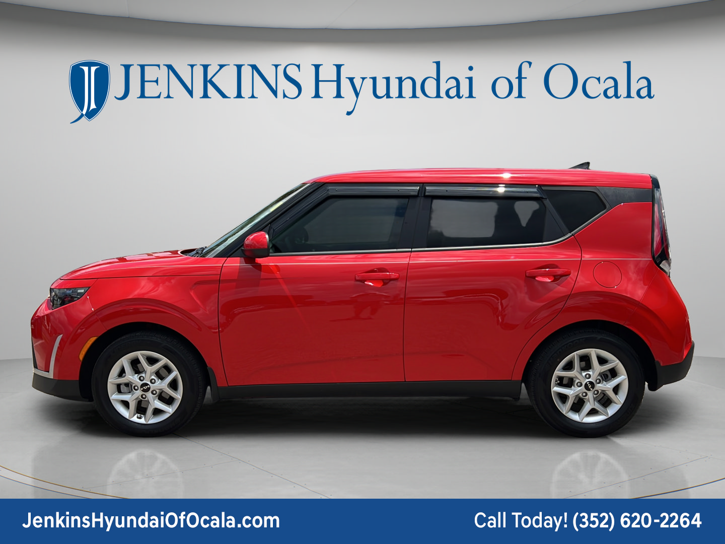 Used 2023 Kia Soul LX w/ LX Technology Package FWD image 6