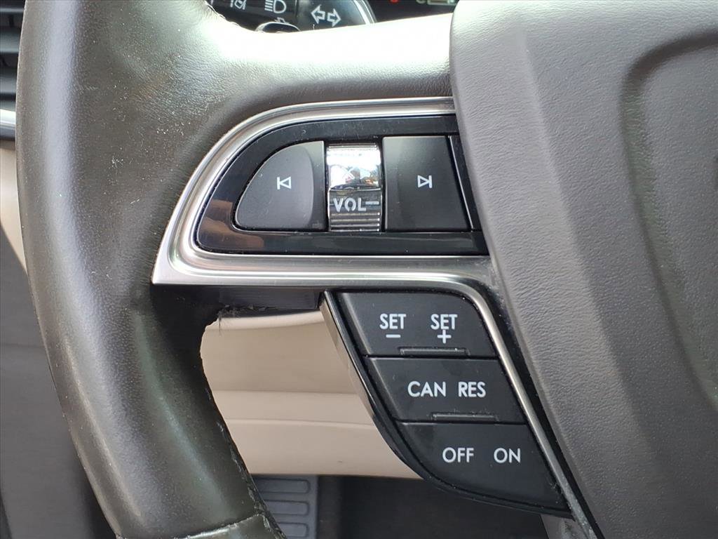 Used 2019 Lincoln Nautilus Select image 21
