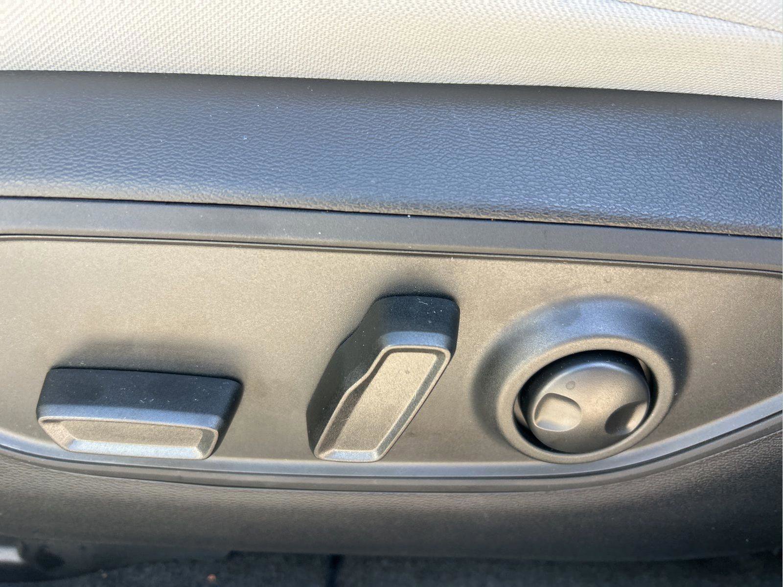 New 2026 Jeep Cherokee Laredo image 25