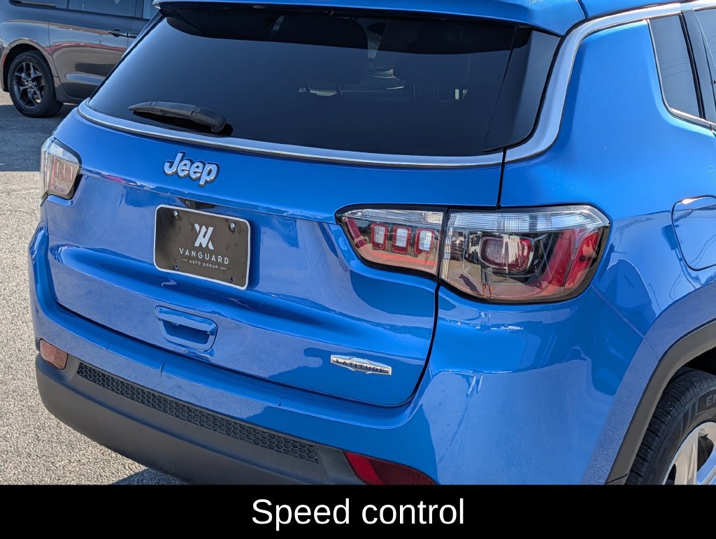Used 2023 Jeep Compass Latitude AWD/4WD image 7