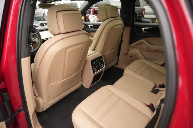 Used 2021 Porsche Cayenne Coupe image 12