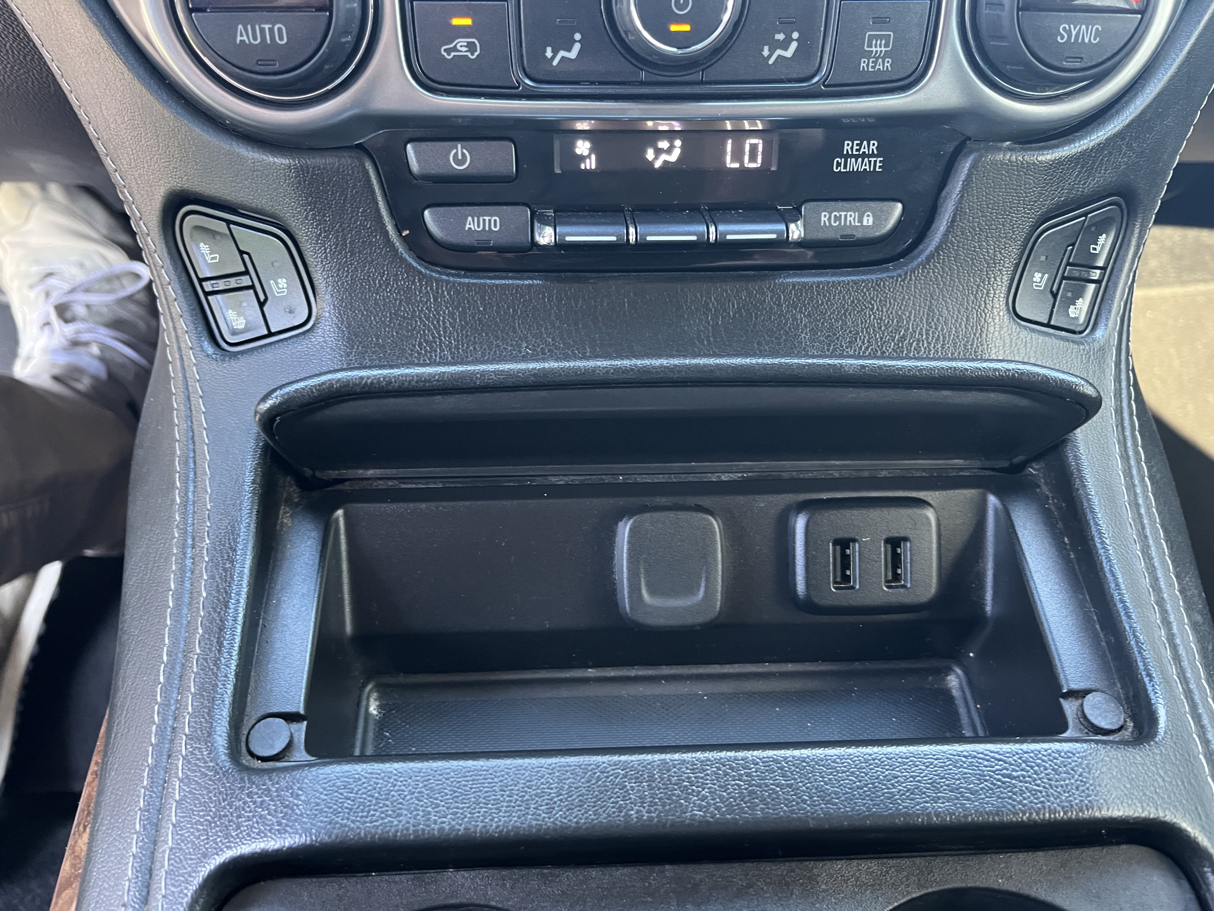 Used 2019 Chevrolet Suburban Premier AWD/4WD image 20