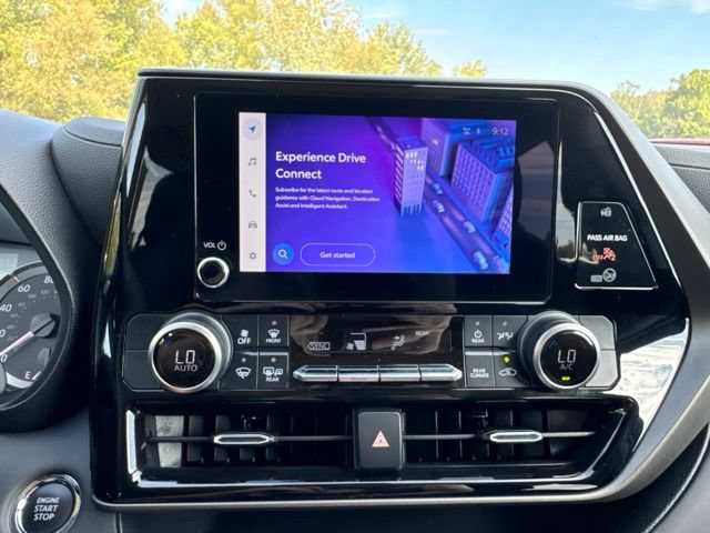 Used 2023 Toyota Highlander LE AWD/4WD image 21