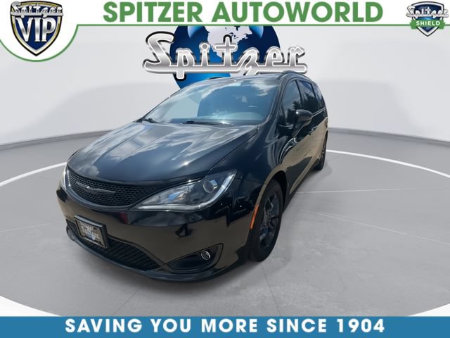 Used 2018 Chrysler Pacifica Limited w/ S Appearance Package FWD image 4