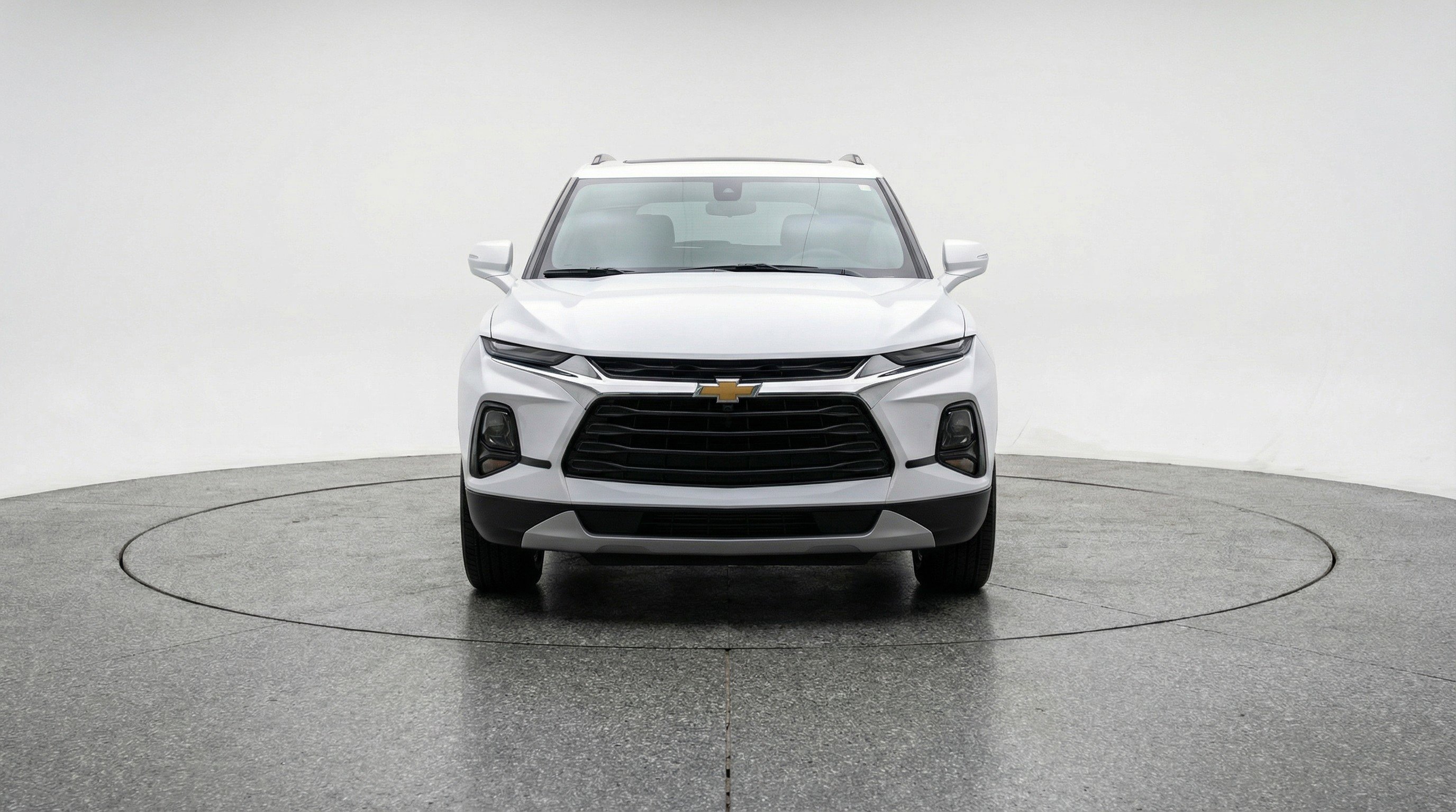 Used 2025 Chevrolet Blazer LT image 2