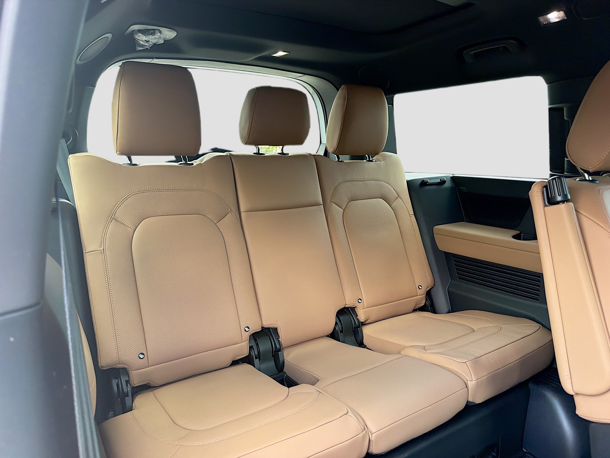 New 2026 Land Rover Defender 130 X-Dynamic SE AWD/4WD image 21