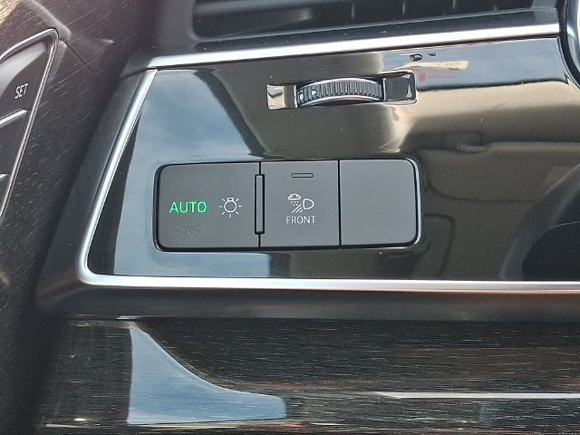 Used 2020 Audi Q8 Premium Plus w/ Premium Plus Package AWD/4WD image 26