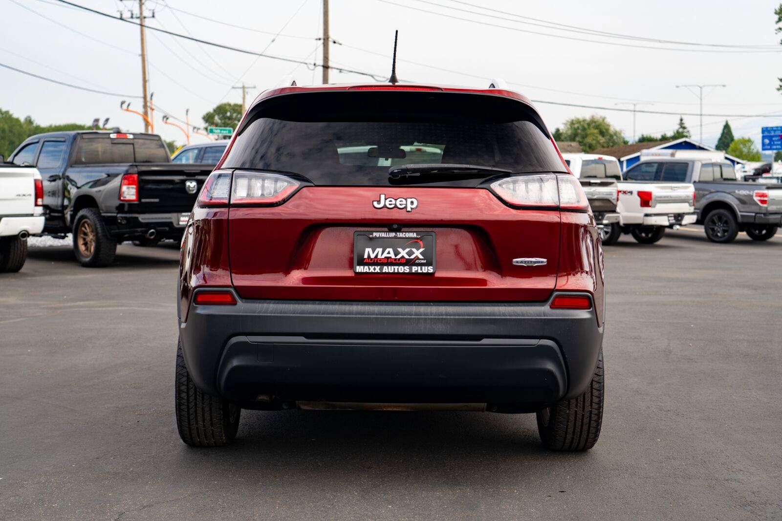 Used 2019 Jeep Cherokee Latitude w/ Popular Appearance Group FWD image 11
