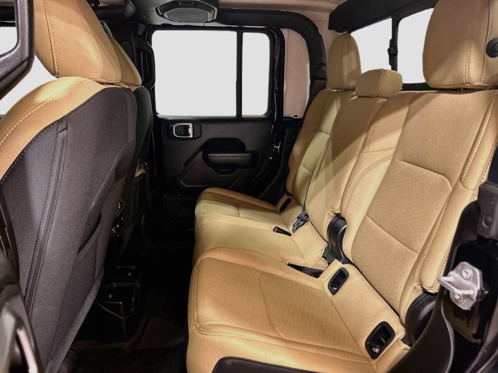 Used 2023 Jeep Gladiator Mojave AWD/4WD image 20