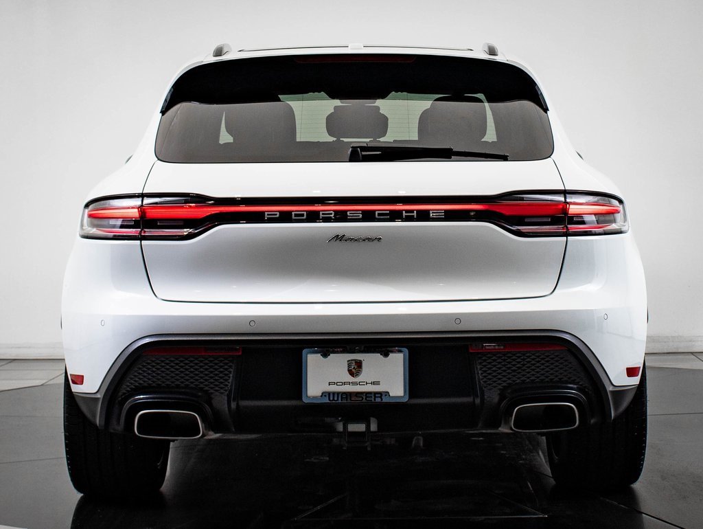 Certified 2024 Porsche Macan image 7