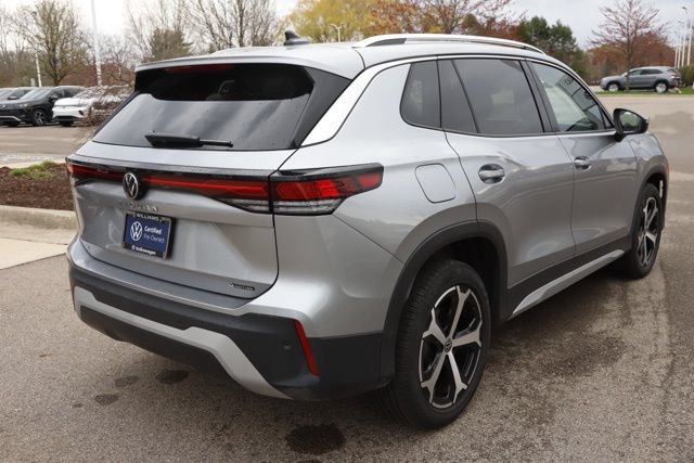 Used 2025 Volkswagen Tiguan SE w/ Panoramic Sunroof Package AWD/4WD image 3