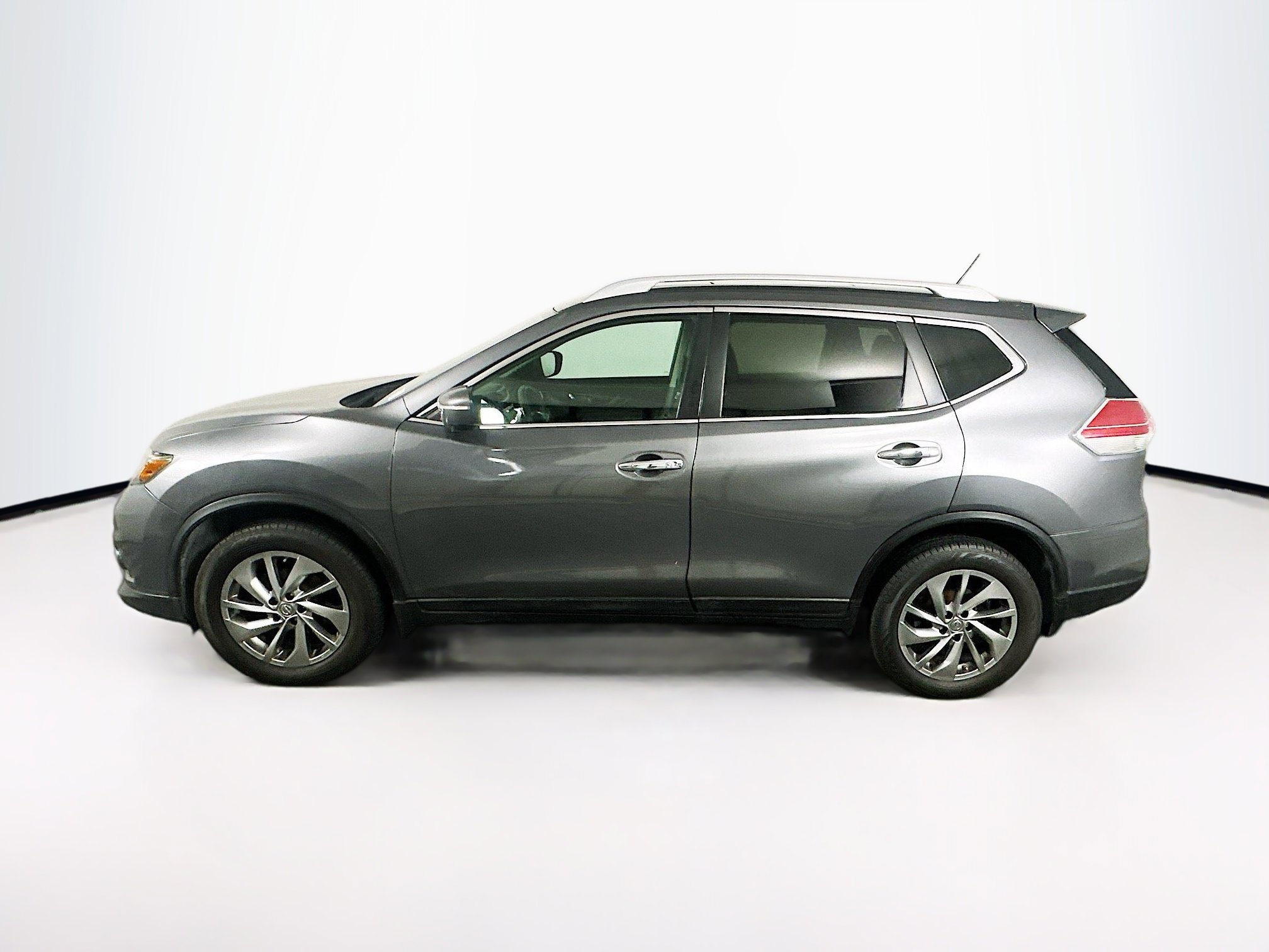 Used 2015 Nissan Rogue SL w/ SL Premium Package AWD/4WD image 4