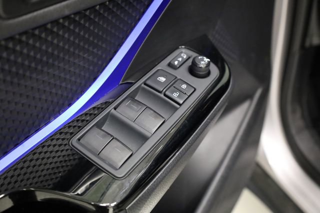 Used 2020 Toyota C-HR XLE FWD image 18
