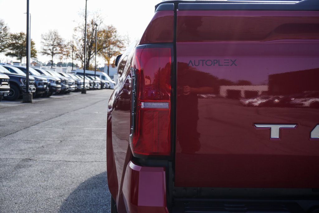 Used 2025 Toyota Tacoma Limited image 39