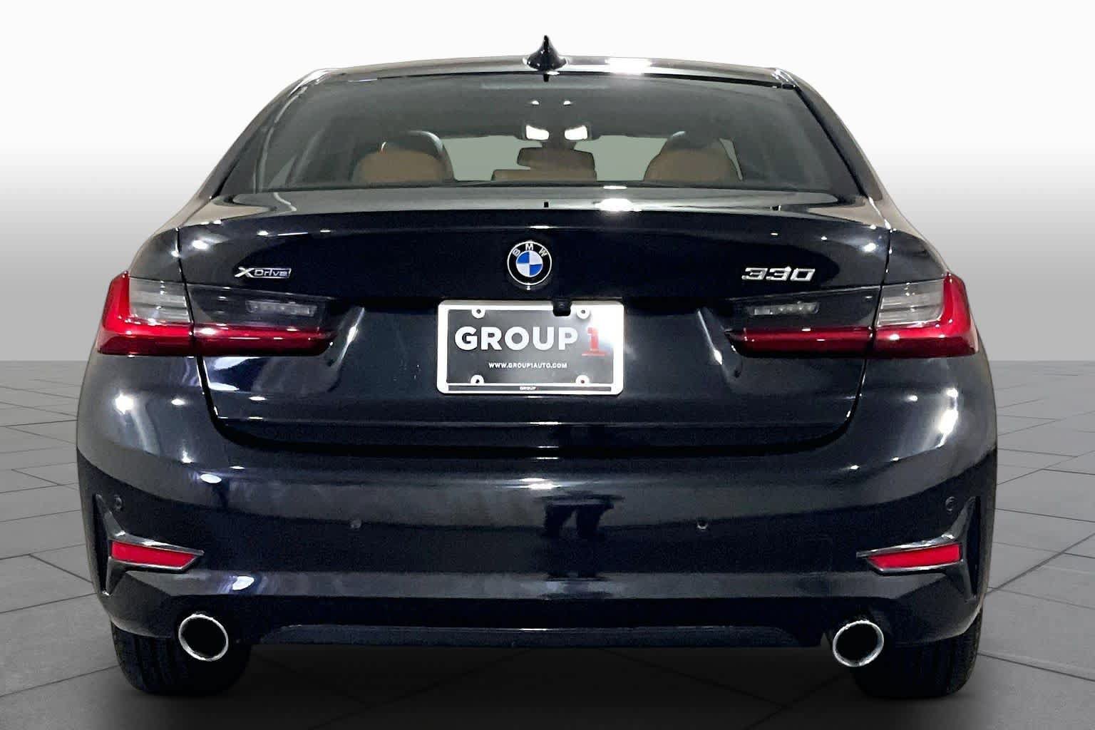 Used 2022 BMW 330i xDrive Sedan w/ Premium Package 2 AWD/4WD image 4