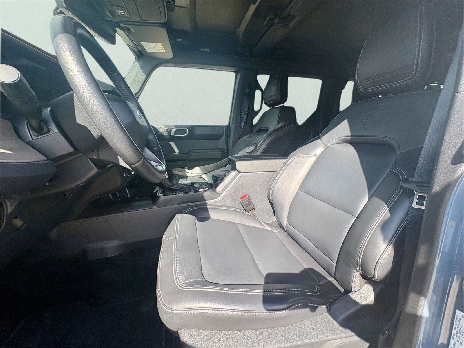 Used 2025 Ford Bronco Outer Banks AWD/4WD image 8