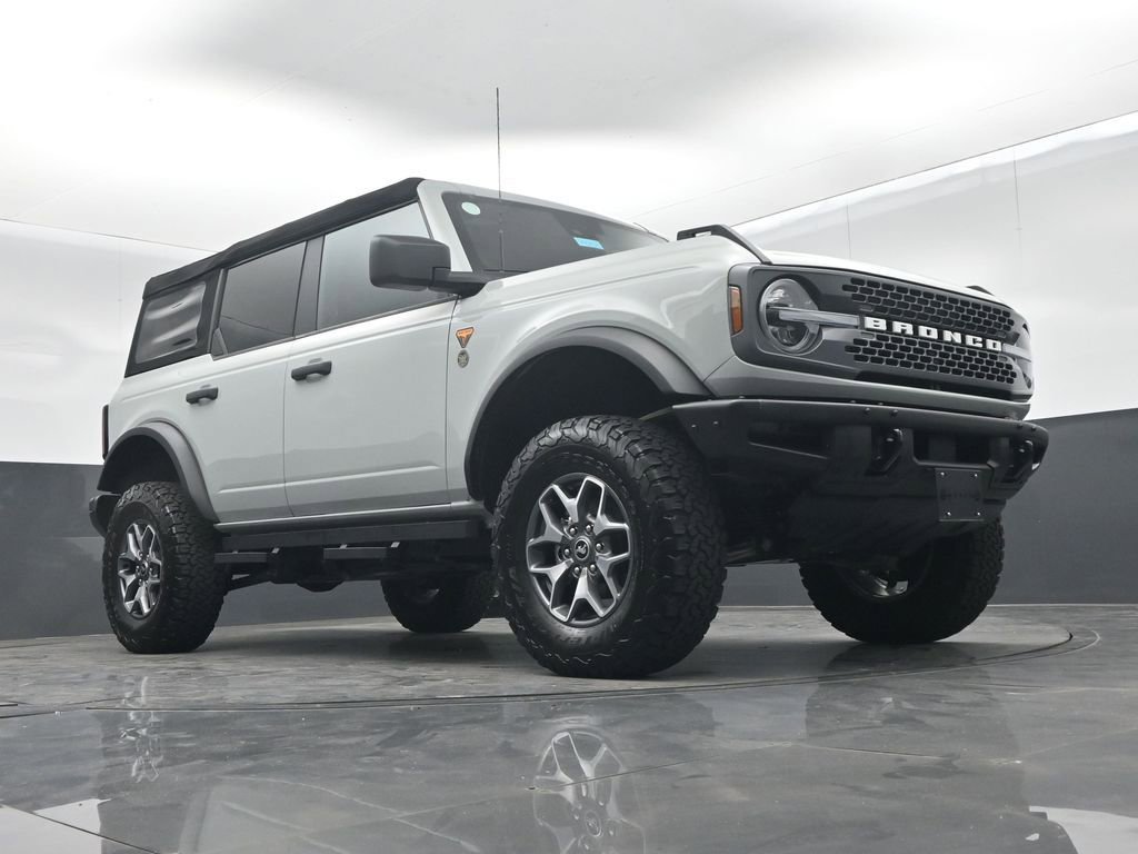 Used 2021 Ford Bronco Badlands image 47
