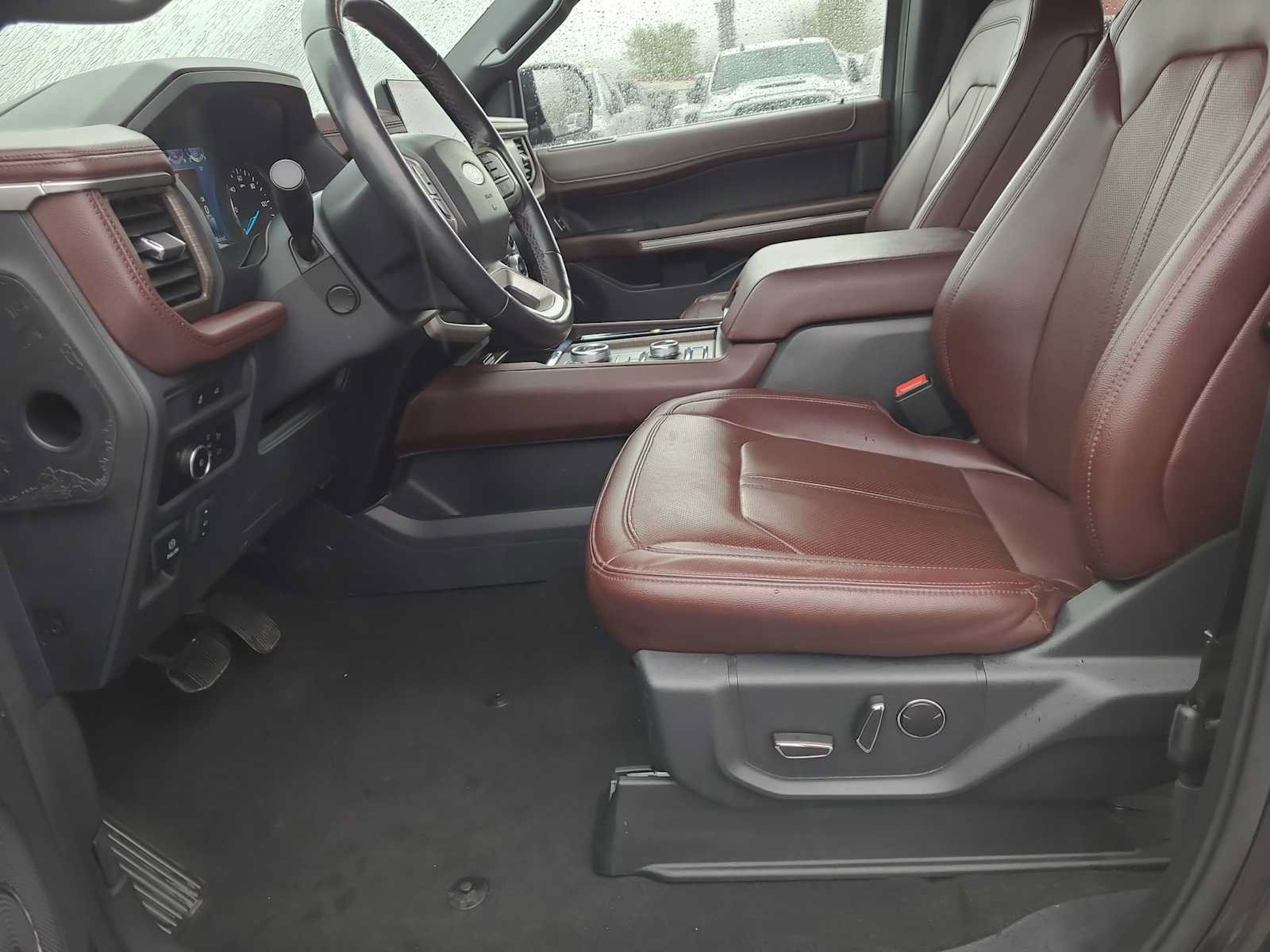 Used 2024 Ford Expedition Max Limited AWD/4WD image 19