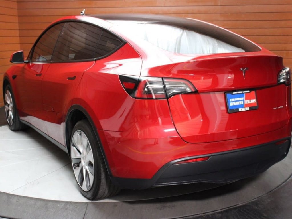 Used 2023 Tesla Model Y Long Range AWD/4WD image 30