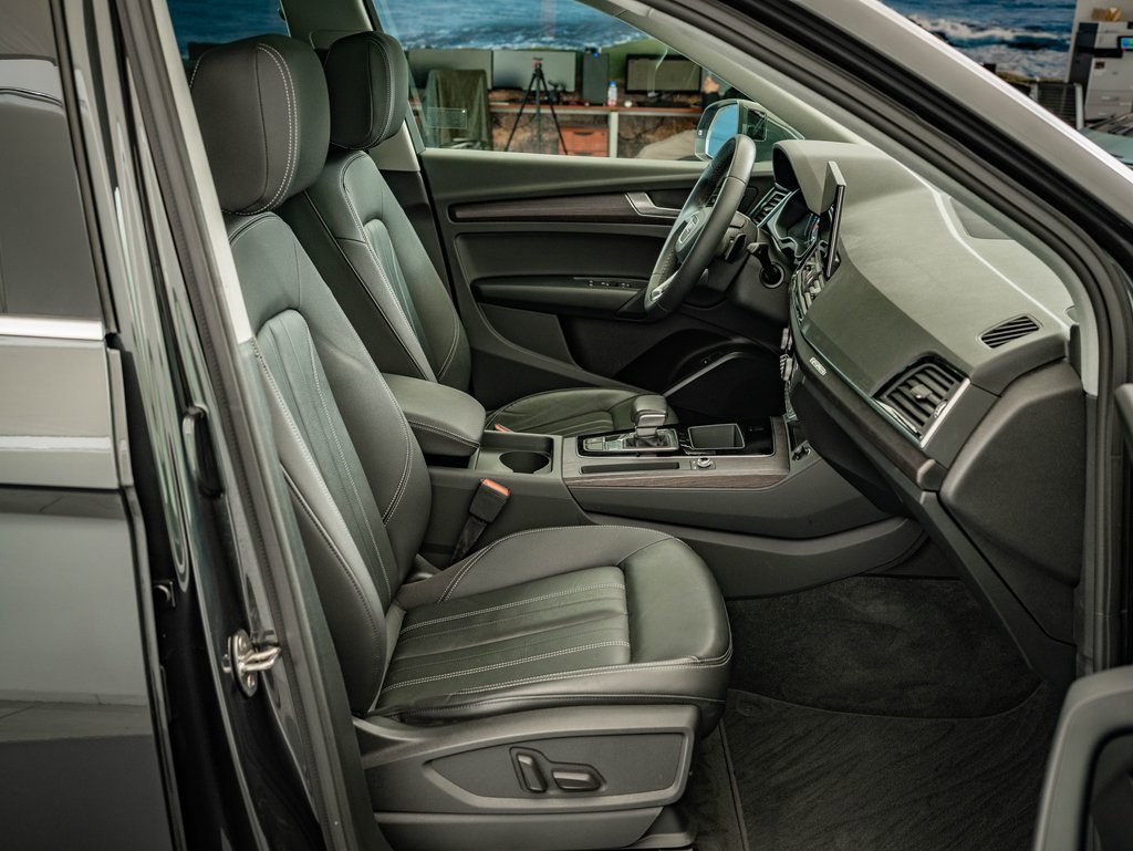 Used 2023 Audi Q5 2.0T Premium w/ Convenience Package image 21