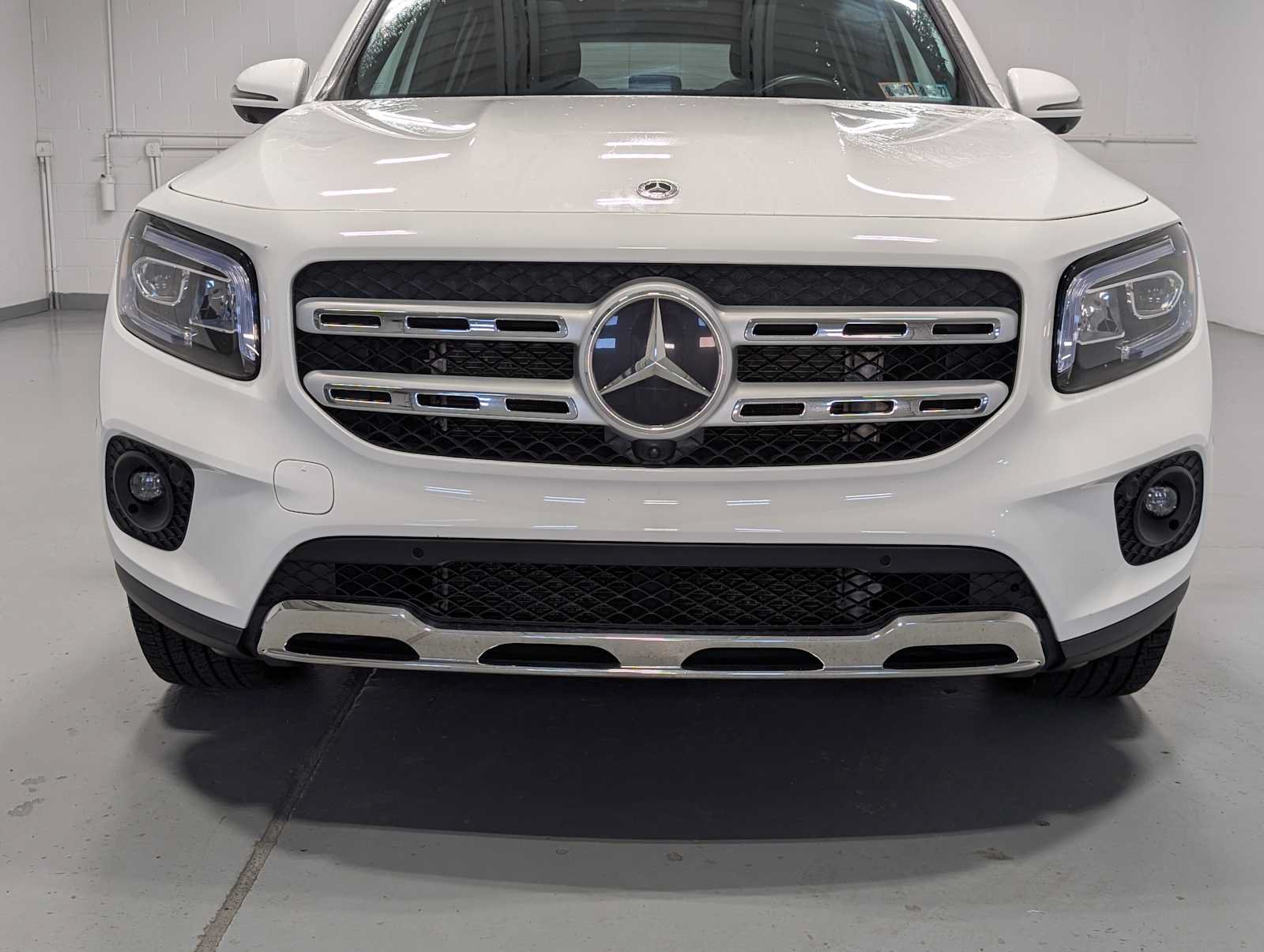 Used 2022 Mercedes-Benz GLB 250 4MATIC image 2