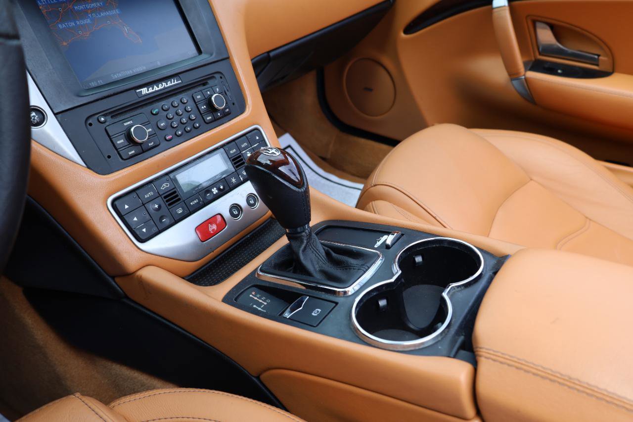Used 2015 Maserati GranTurismo Convertible RWD image 12
