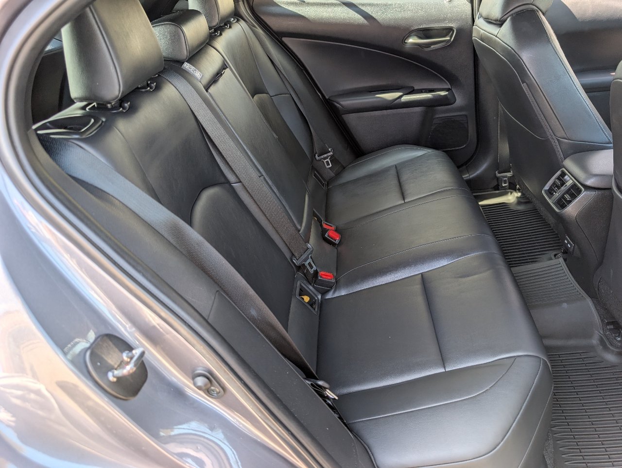 Used 2021 Lexus UX 200 w/ Accessory Package (Z1) FWD image 5