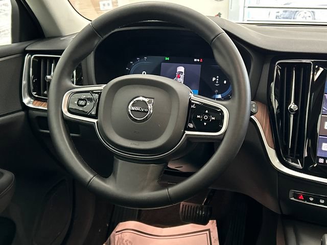 Certified 2025 Volvo V60 B5 Cross Country Plus image 24
