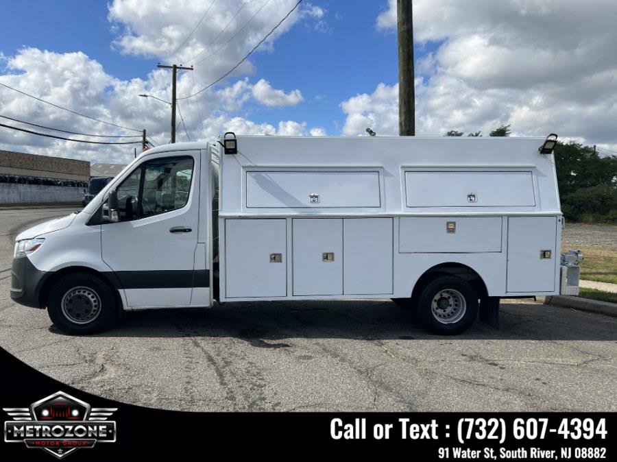 Used 2019 Freightliner Sprinter 3500 w/ Premium Package RWD image 10