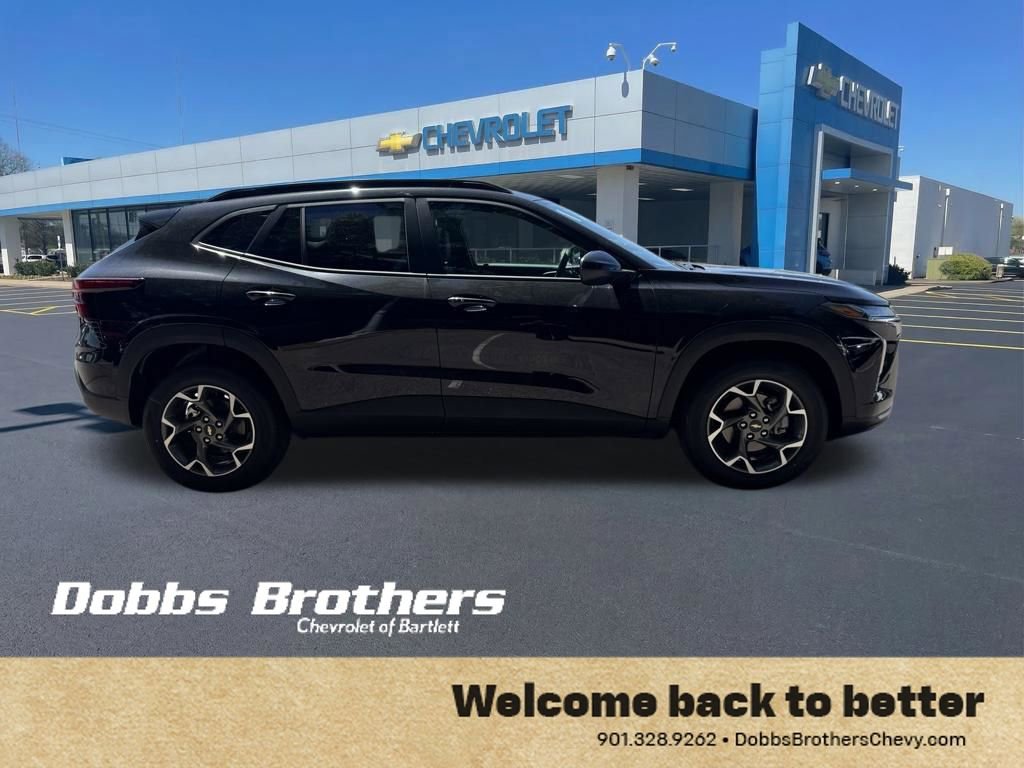 New 2026 Chevrolet Trax LT w/ Sunroof Package FWD image 8