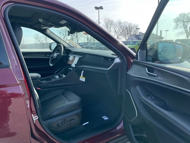 New 2026 Jeep Grand Cherokee Limited w/ Limited Altitude Package AWD/4WD image 26
