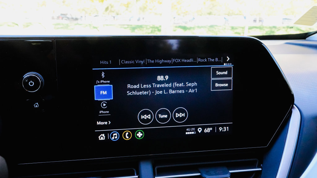 Used 2025 Chevrolet Trax LS FWD image 19