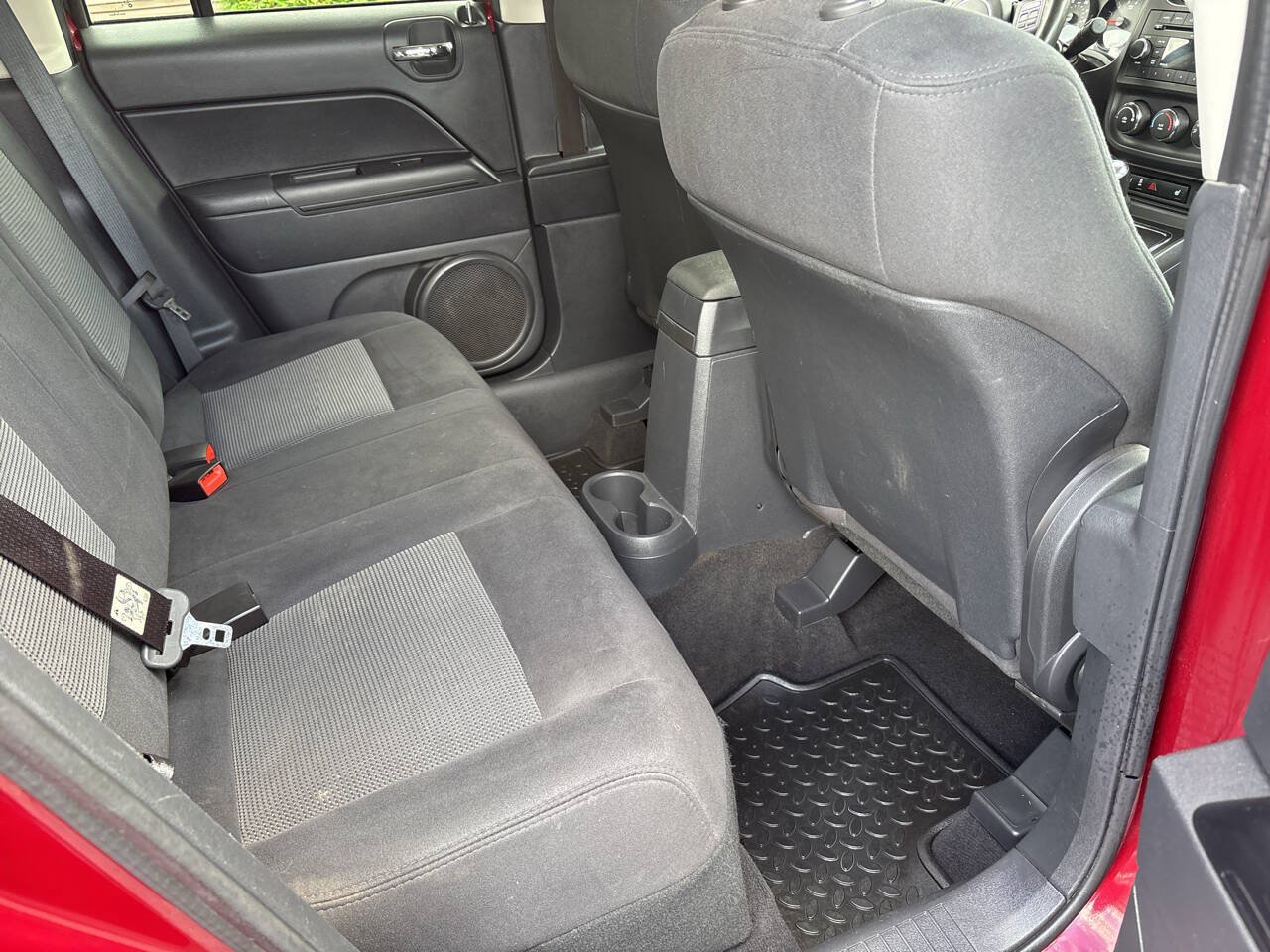 Used 2011 Jeep Patriot Latitude AWD/4WD image 9