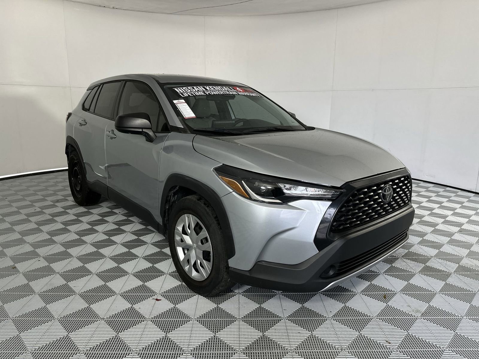 Used 2023 Toyota Corolla Cross L FWD image 2