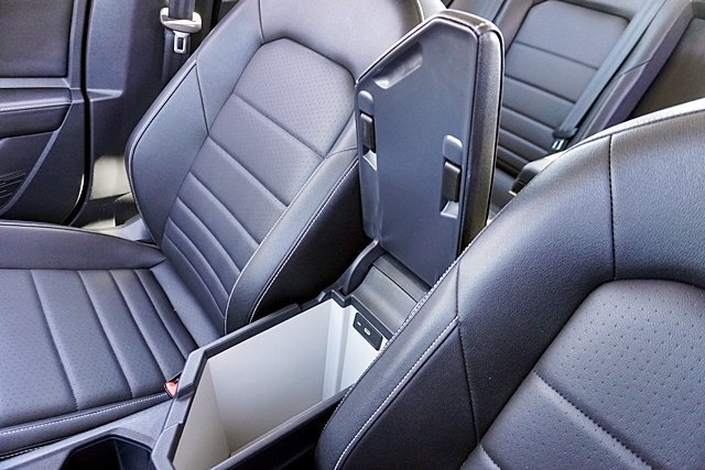 Used 2024 Volkswagen Jetta SE FWD image 41