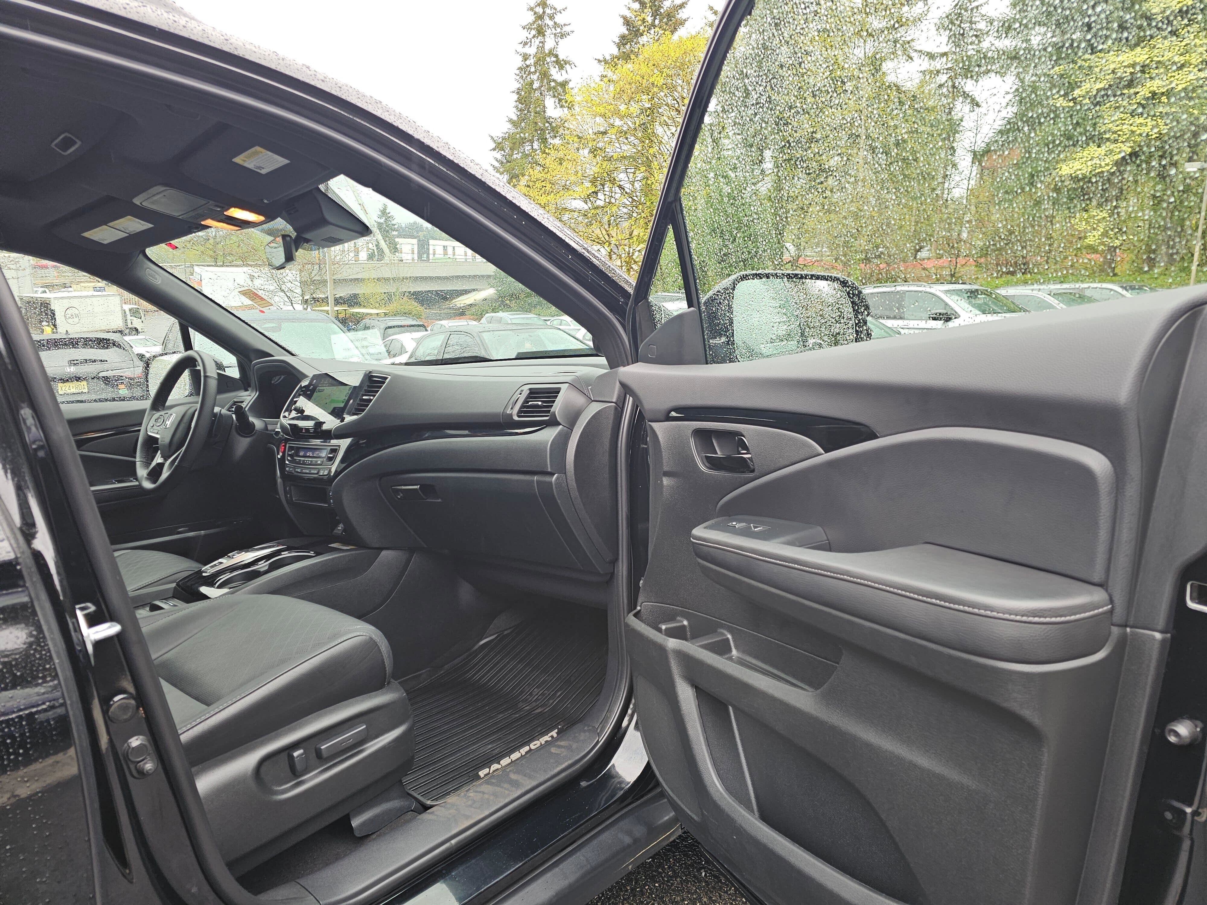 Used 2023 Honda Passport Elite image 12