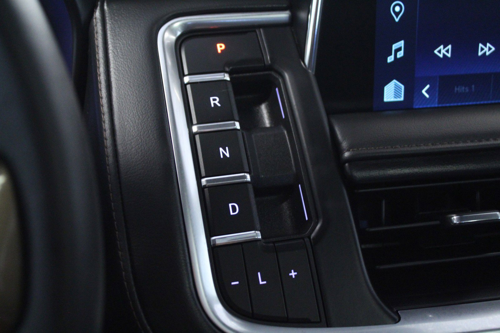 Used 2023 Chevrolet Tahoe High Country image 24