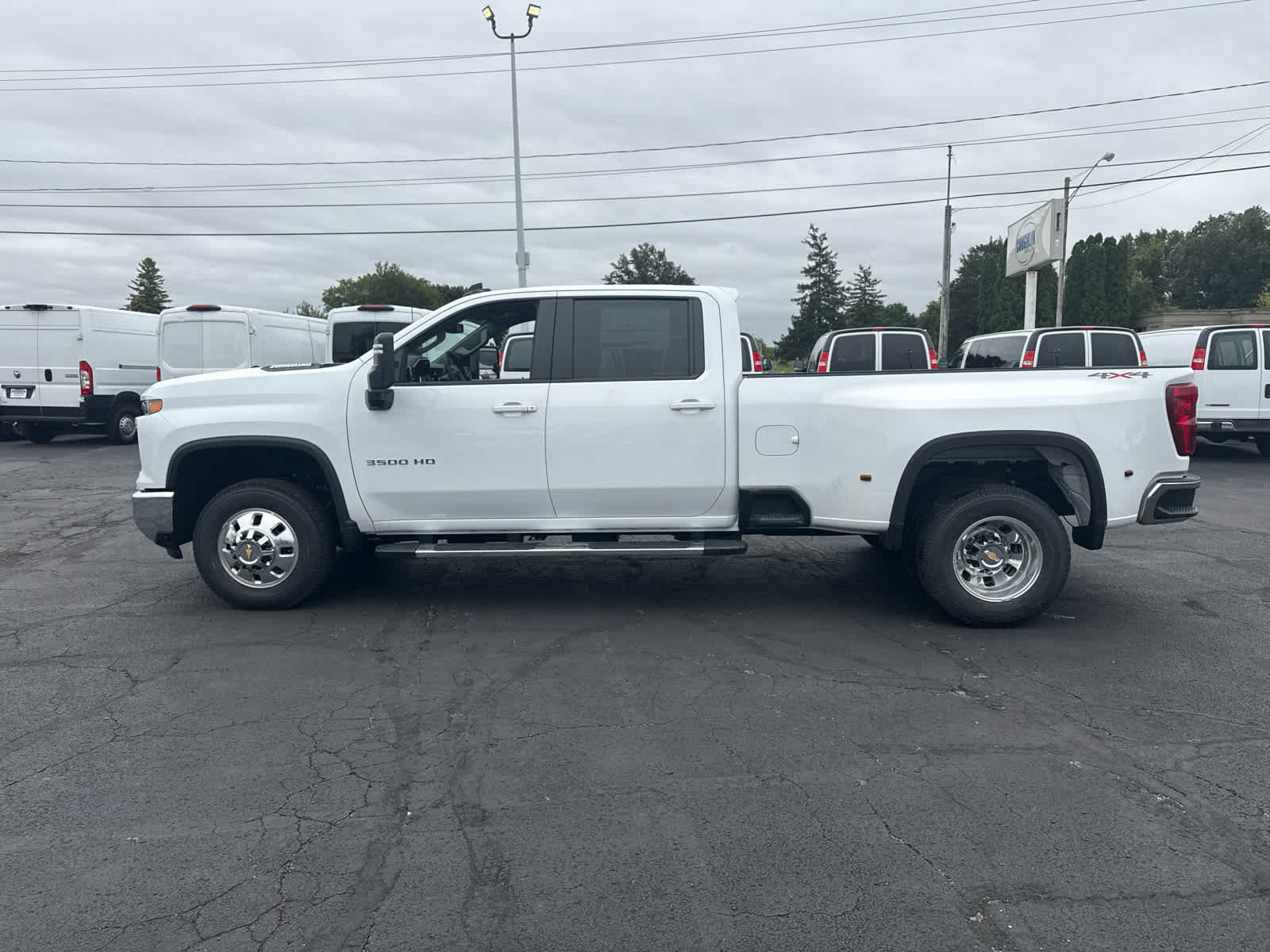 New 2026 Chevrolet Silverado 3500 LT w/ All Star Edition AWD/4WD image 2