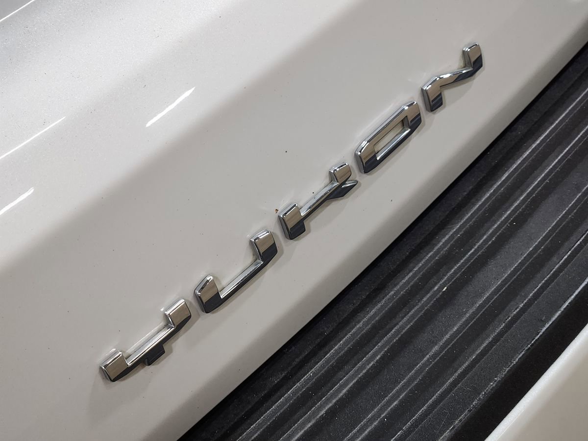 Used 2021 GMC Yukon XL Denali w/ Denali Premium Package RWD image 25