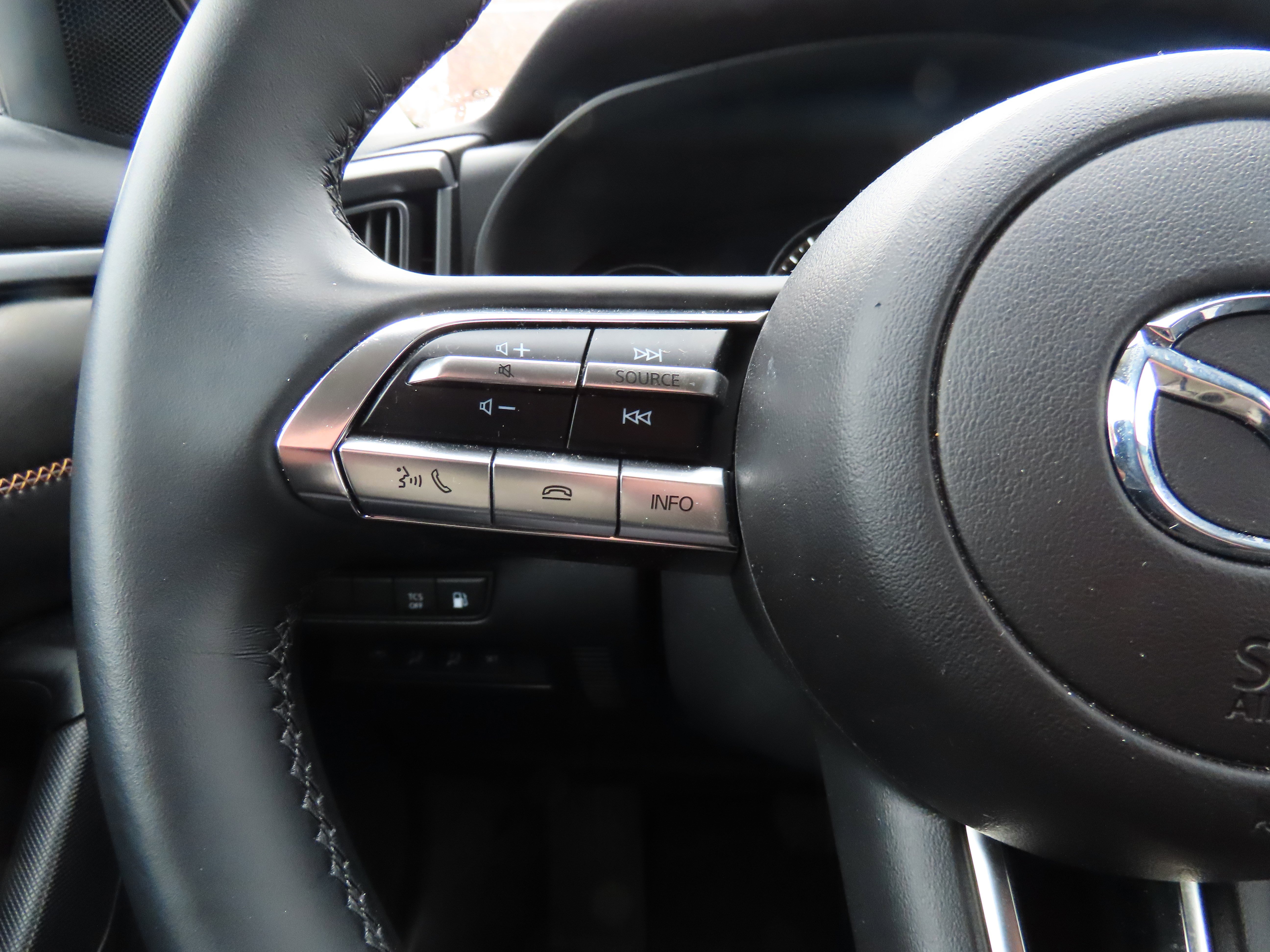 Used 2025 MAZDA CX-50 AWD 2.5 Hybrid w/ Premium Pkg image 34