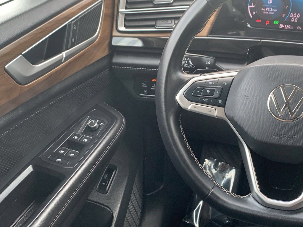 Used 2025 Volkswagen Atlas SE AWD/4WD image 11