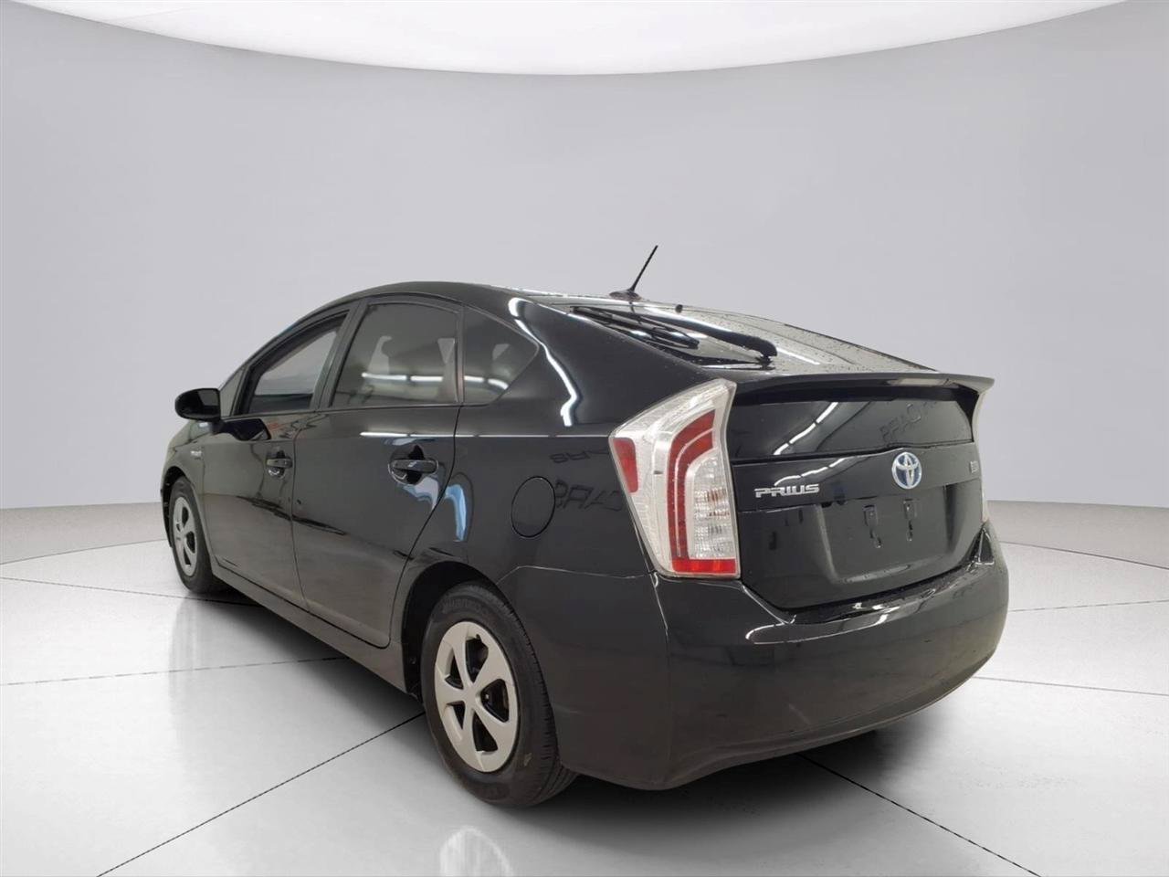 Used 2015 Toyota Prius Four FWD image 7