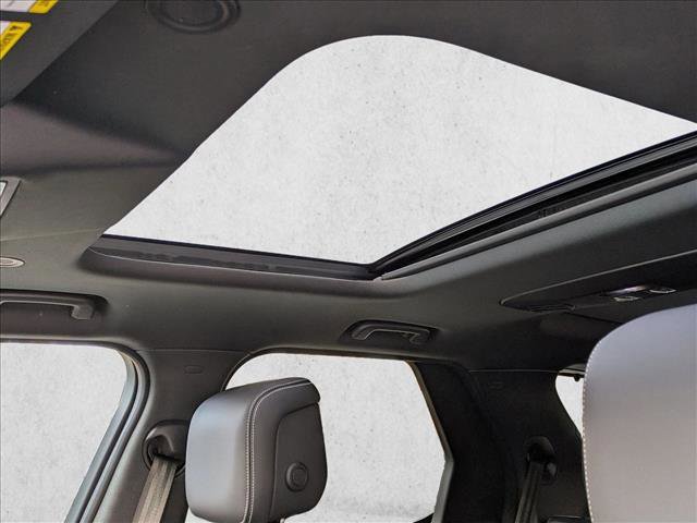 New 2026 Land Rover Discovery S image 15