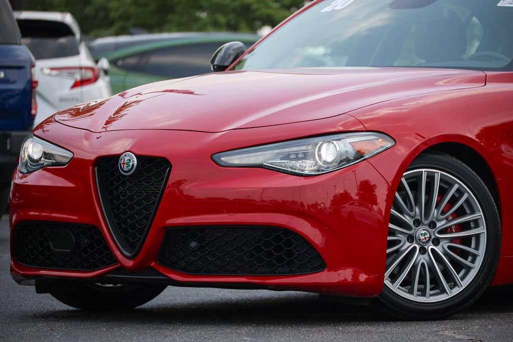 Used 2020 Alfa Romeo Giulia w/ Quick Order Package 22K Sport RWD image 26